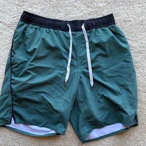 Vuori Large Green Shorts